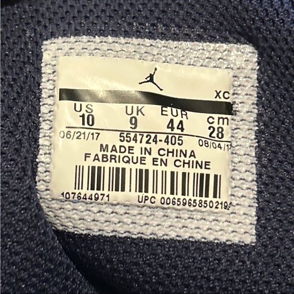 Nike Air Jordan’s 1 “Mid” Obsidian. - Picture 5 of 6